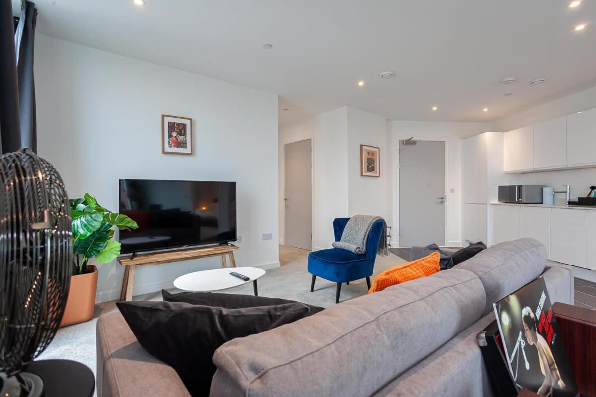 Spacious 2 Bed Apartment In Central Манчестер Экстерьер фото